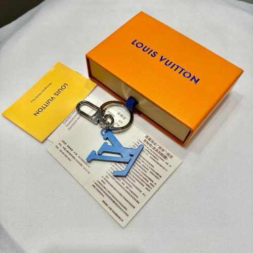 元配图片原版包装 Louis Vuitton官网M p3590 Lv Gradient包饰与钥匙扣。 Lv Gradient包饰与钥匙扣以贯穿秋冬系列渐变色彩渲