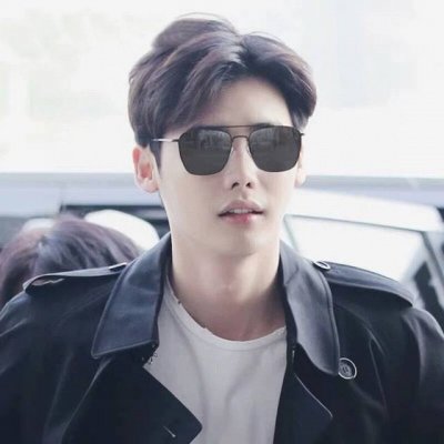 Lv 2025新款男女情侣款太阳镜 超轻超有弹性整幅眼镜 重要的是压不坏 高清镜片、精湛的工艺 原版材料 休闲大气不挑人的一款太阳镜 戴出去超级大牌 特别好看
