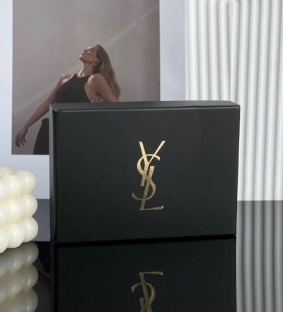 专柜品质 Ysl经典Q版香水三件套 能把Ysl热门经典香都Get的，必须是这个套盒！而且Q版规格高级礼盒包装很适合送人哟～可不要小瞧这个Q版规格，它的香味和外观