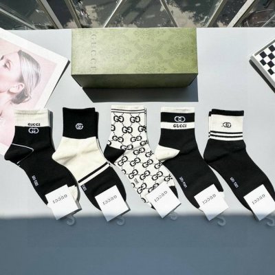 配送包装 一盒五双 古奇Gucci专柜新款男女款中筒袜子专柜同步上新 超柔软舒适 专柜爆款Gg系列超火爆小单品 大牌出街 潮人必备超好搭