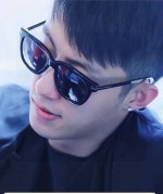 tomford 汤姆福特 爆款来袭！经典火爆作品 重磅出击 ！超经典偏光眼镜，时刻展现时尚大牌风范！我心动，我选择！绝对意想不到的惊喜！型号：Tf4876