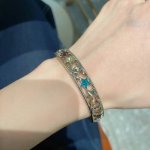 新款新款香奈儿镂空双C手镯超重工Bling Bling，颜色搭配得非常好高级感 女神气质高端 黄铜材质不过敏不褪色。一比一精美工艺，经典至极的魅物，性价比高 必
