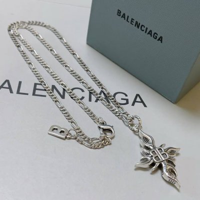 原单货新品 巴黎世家项链 Balenciaga 新款项链专柜一致 细节做工精细 每个细节流程到位 设计工艺精细 火爆款出货 设计独特 复古风格 巴黎世家项链