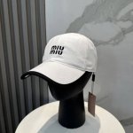 配防尘袋. Miumiu缪缪 新款订单款刺绣棒球帽大牌款超好搭配 赶紧入手