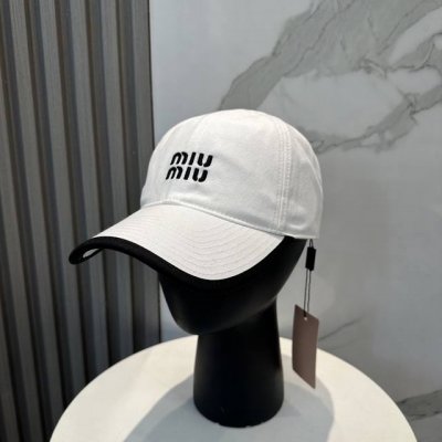 配防尘袋. Miumiu缪缪 新款订单款刺绣棒球帽大牌款超好搭配 赶紧入手