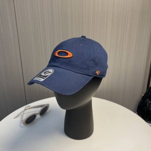 oakley联名47Brand棒球帽，Mlb 时尚复古棒球帽 联名款棒球帽，客供定制面料， 棉质材质，全客供五金辅料，男女同款，时尚百搭的帽形，日常休闲还是户外