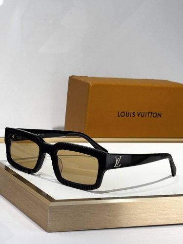louis Vuitto* Mod：Z2510U Size：55口21 145