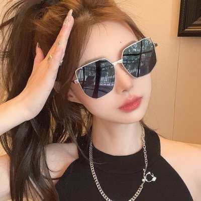 香奈儿 2025官方新款 众多明星同款 新款大框偏光墨镜 宝丽来超清加厚太阳镜型号 Ch5660
