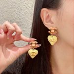 香奈儿双C爱心耳环
