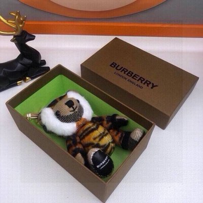 150元配图片原版包装 巴宝莉Burberry官网格纹羊绒Thomas泰迪老虎款包饰与钥匙扣。 独家新款上市！全国独家实拍深受挚爱的标志性Thomas泰迪熊吊饰