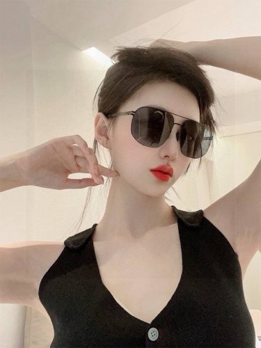 Gucci 2025新款男女情侣款太阳镜多边形墨镜Ip电镀永不褪色 超轻超有弹性整幅眼镜无螺丝重要的是压不坏 高清尼龙镜片、精湛的工艺 原版材料 休闲大气不挑人