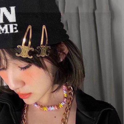 特 P60 一对 配全套包装 Celine 赛琳 今年最好卖的新款 Vintage中古复古金属发夹 超仙的一对 时髦精 随便入的款