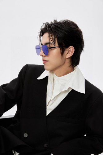 gucci 2025新款男女情侣款太阳镜多边形墨镜Ip电镀永不褪色 超轻超有弹性整幅眼镜无螺丝重要的是压不坏 高清尼龙镜片、精湛的工艺 原版材料 休闲大气不挑人