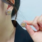 小香新款 Chanel香奈儿彩钻满钻山茶花镶钻耳钉 原版一摸一样的原单货 高端定制 每一个细节媲美专柜正品 业内仅此一家全世界专柜自购正品打版一年四季均可佩戴