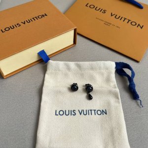 【P80】Lv耳钉原版制作、原单货！每一个细节媲美专柜正品，业内仅此一家全世界专柜自购正品打版，这样才能把首饰打造得这么用心完美。随意出入海关与专柜无压力放心戴