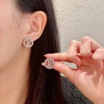 chanel香奈儿 中古 耳钉小香家的款式真心无需多介绍每一款都超好看，精致大方，非常显气质.
