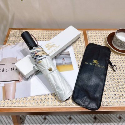 burberry 巴宝莉 年度巅峰之作 经典 高雅 时髦 这就是被称为英国Burberry风格所在 巴宝莉晴雨伞特别值得骄傲就是其超强的防晒功能 遮光率 Uv遮
