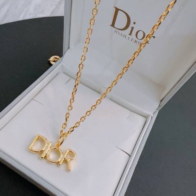 dior新款 迪奥项链原单货专柜新款开模复古潮流时尚必备 男女均可佩戴 情侣款同款 摇滚朋克泰银风格 复古元素 潮流百搭 官网同款项链最新款链条档次更高明星经典