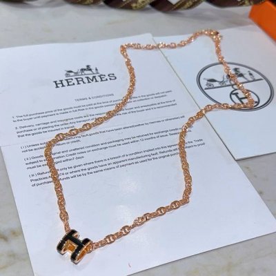 Hermes 爱马仕项链 H字母椭圆系列首饰 进口珐琅镀.猪鼻子链条经典搭配 边上Logo清晰 新品 简单时尚专柜一致 火爆款出货 设计独特 前卫 男女必备款