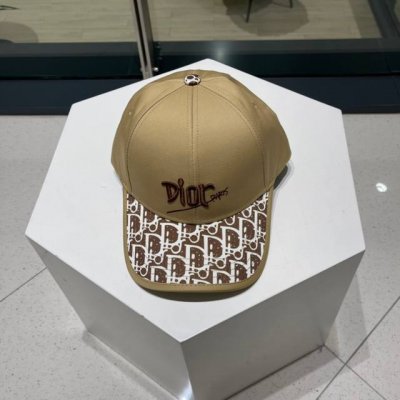 Dior迪奥 新款拼色棒球帽 新款出货 大牌款超好搭配 赶紧入手