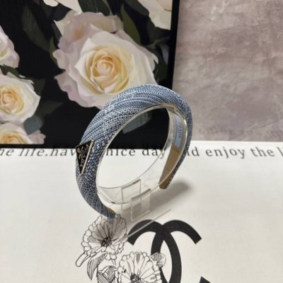 特 配专柜包装 prada 普拉达 最新发箍 小仙女入手 特殊材质 不嘞头 可盐可甜～