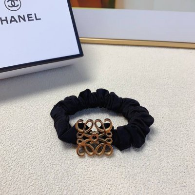 loewe罗意威 Loewe皮筋 镂空钛钢Logo皮筋发圈日常精致小单品气质百搭小仙女必入单品 宝藏款 闭眼入推荐款 单个