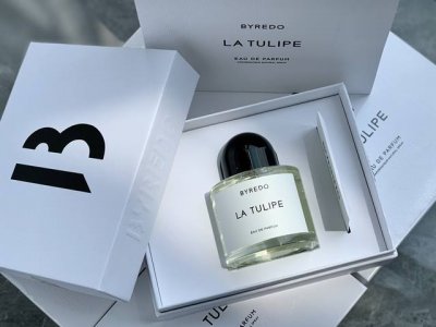 专柜品质 byredo La Tulipe 郁金香 Byredo La Tulipe -此款女士香水是一款新鲜 干净的花香调香水是围绕在郁金香这种美丽的花朵展开
