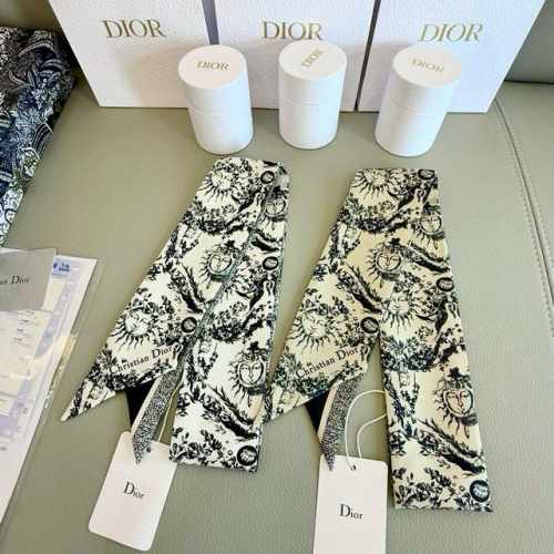 白色，太阳神，实物拍摄， 手机拍不出实物的美高品质Dior Mitzah老花时髦小丝带 绝对市面最好的版本 做工精细，丝带尖角直，这款上身效果也是非常赞，自留推