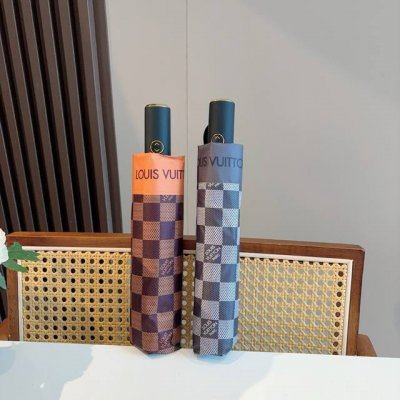 louis Vuitton 路易威登 棋盘格三折自动折叠晴雨伞 新涂层技术深色伞面 拥有令人惊喜的遮光效果！2色