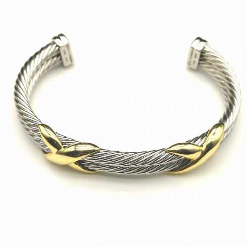 David Yurman 10Mm双X手镯。建议适合佩戴的手围15-20 编号Dysz-020