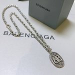 原单货新品 巴黎世家项链 Balenciaga 新款项链专柜一致 细节做工精细 每个细节流程到位 设计工艺精细 火爆款出货 设计独特 复古风格 巴黎世家项链