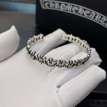 新款 专柜原版品质 非普通版本 快手 Ins 小红书热门爆款 Chrome Hearts克罗心经典童军花开口手镯 凹凸造型不同的花纹设计风格呈现出与众不同 十字
