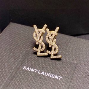 小红书推荐爆款新款Ysl圣罗兰复古金做旧满钻小耳环耳钉 带Logo优雅大方特别精工设计 非常修饰脸型 青春活力 一眼就被这款吸引了 非常漂亮的颜色搭配 时尚又俏