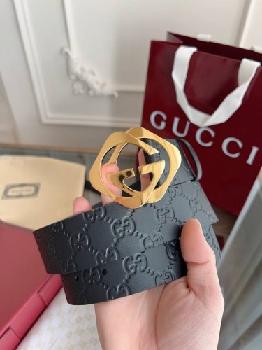 Gucci 经典全皮压花 专柜新版Logo横标 原版进口南非皮底 精品双G钢扣 高端品质 不惧对比 亮金扣 宽度 40Mm