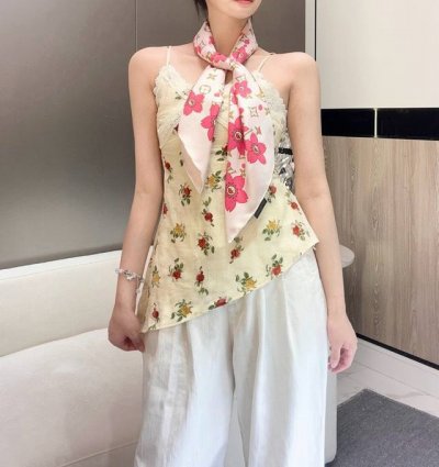 lv X Tm Monogram Cherry Blossom . 18Mm顶级真丝双面同色丝巾 本款桑蚕丝方巾以潮流笔触演绎路易威登 X村上隆复刻系列的欢快气