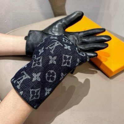 lv新品牛仔配皮手套，时尚机车手套，秋冬新品布内里，时尚上手超舒适柔软、百搭！集美女神必备配盒子码数Ml