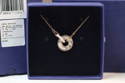 Swarovski 甜甜圈水晶锁骨项链 高品质！配如图全套包装！全国！ 均自家实图拍摄，活动产品数量有限，售完即止！