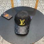 新款出货Lv 路易威登 新款原单棒球帽，1:1开模订制，做工细致完美，质量超赞，基础头围56，贴片可调节。