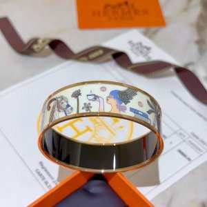 hermes 爱马仕手镯 原版定制 20Mm宽版手环 珐琅工艺太考验师傅的手艺了 要确保色泽手工制作好 V金高端定制 女神 都爱爱马仕火爆手镯 超精赞 各路女神