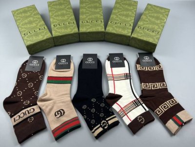 特 配专柜包装 Gucci 古驰 新款中长款堆堆袜袜子！一盒五双，专柜同步筒袜袜子，大牌出街，潮人必备超好搭。