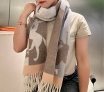 爱马仕 男女围巾 怒赞自留，难得的高端男款！家属福利！巴宝莉非常正的男士围巾~面料大爱，非常柔软细腻舒服，轻度水波纹！大气简约，超级好看的男神配色，任何男生都会