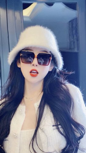 Tr偏光系列 爱马仕 经典的方框设计 不挑脸型 无论搭配大衣还是连衣裙都非常显气质尼龙偏光镜片预防紫外线 型号 H2014