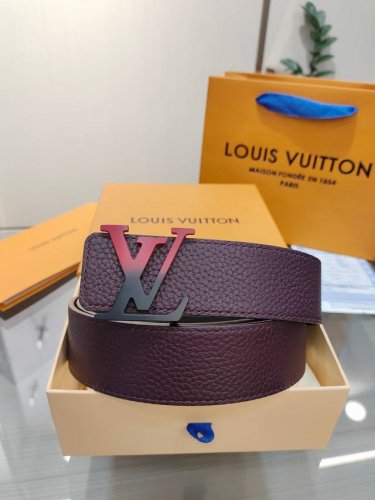 l0Uis Vuitt0N Lv 男士专柜品质腰帶 寬度40毫米 配置精钢字母搭扣 扣头可随意搭配 皮质柔软 手感细腻舒适 顶级