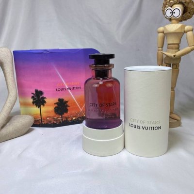 高品质 Lv星光之城繁星之城中性浓香水100Ml前调血橙柠檬，红柑橘，佛手柑等 中调是大溪地栀子花 基调是檀香木,粉状麝香