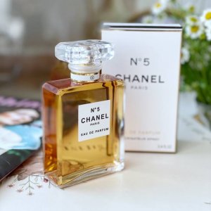 专柜品质 chanel 香奈儿 黄色五号香水 经典 N5 女士香水100Ml 女性魅力的化身 一款永恒经典的香水 一捧感性的芬芳花束 蕴藏于简约的经典瓶身之中开