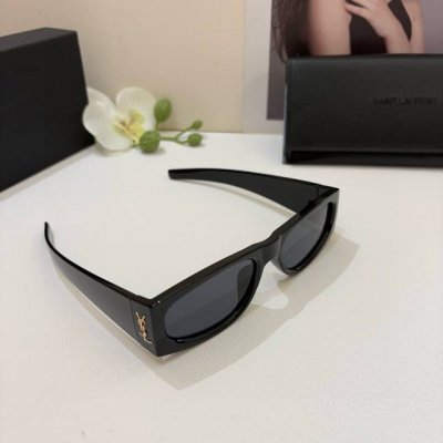 ysl 圣罗兰 新款方框太阳镜金属标很有质感 遮脸效果很棒 众多明星网红同款墨镜