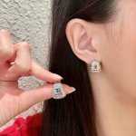 chanel香奈儿 中古 耳钉小香家的款式真心无需多介绍每一款都超好看，精致大方，非常显气质.