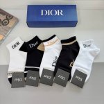 配包装 一盒5双 dior 迪奥 新款字母短筒袜子 爆款字母专柜同步袜子 大牌出街 潮人必备超好搭