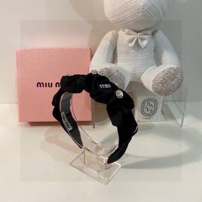 特 配专柜包装 miumiu 缪缪 春夏名媛珍珠花苞高工发箍 摸起来特别有质感高工制作 时髦精 小仙女必备单品