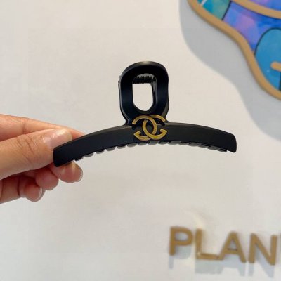 配包装 Chanel 香奈儿 新款时尚韩版双C抓夹 大号鲨鱼夹，简约经典字母Logo， 超精致百搭，转图必爆哈！